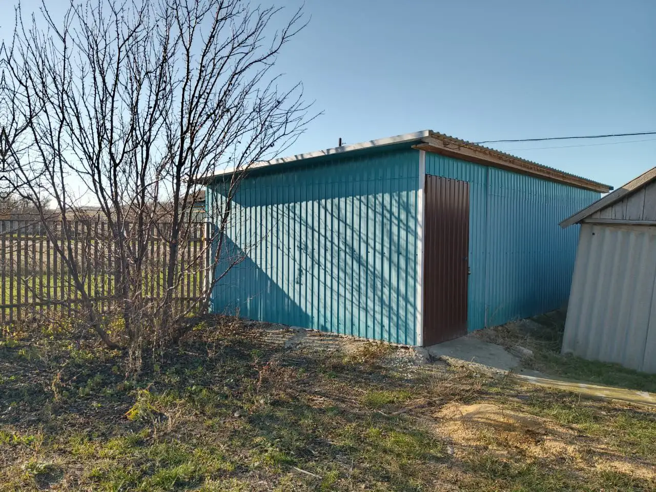 Продается дом с участком, баней и гаражом в Волгоградской области - Дома (Недвижимость) в Караженский