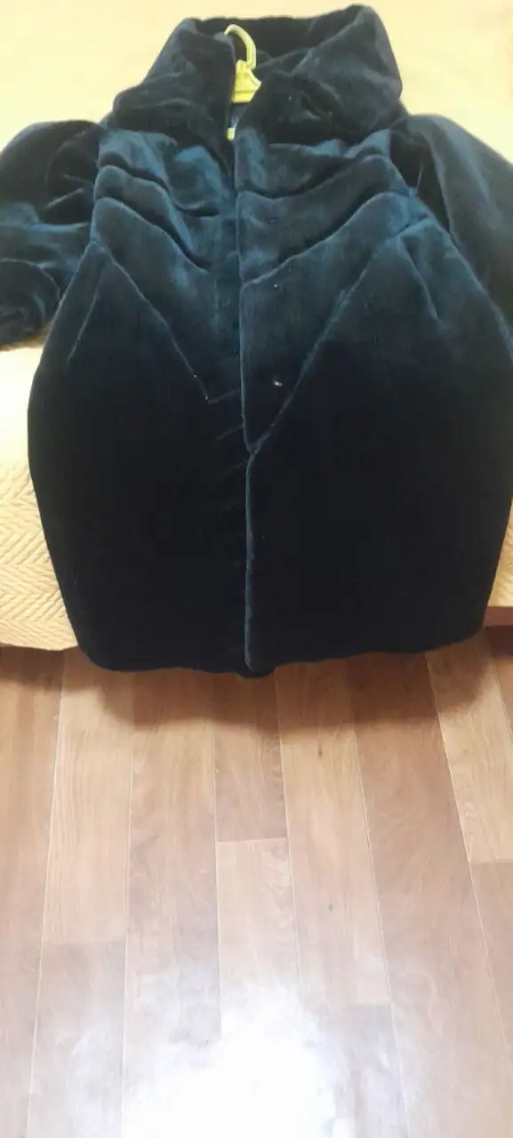 Искусственная шуба черная с капюшоном 48 размер - Верхняя одежда (Одежда) в Волгоград