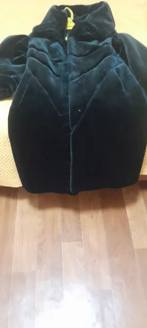 Искусственная шуба черная с капюшоном 48 размер - Штаны/Брюки в Волгоград