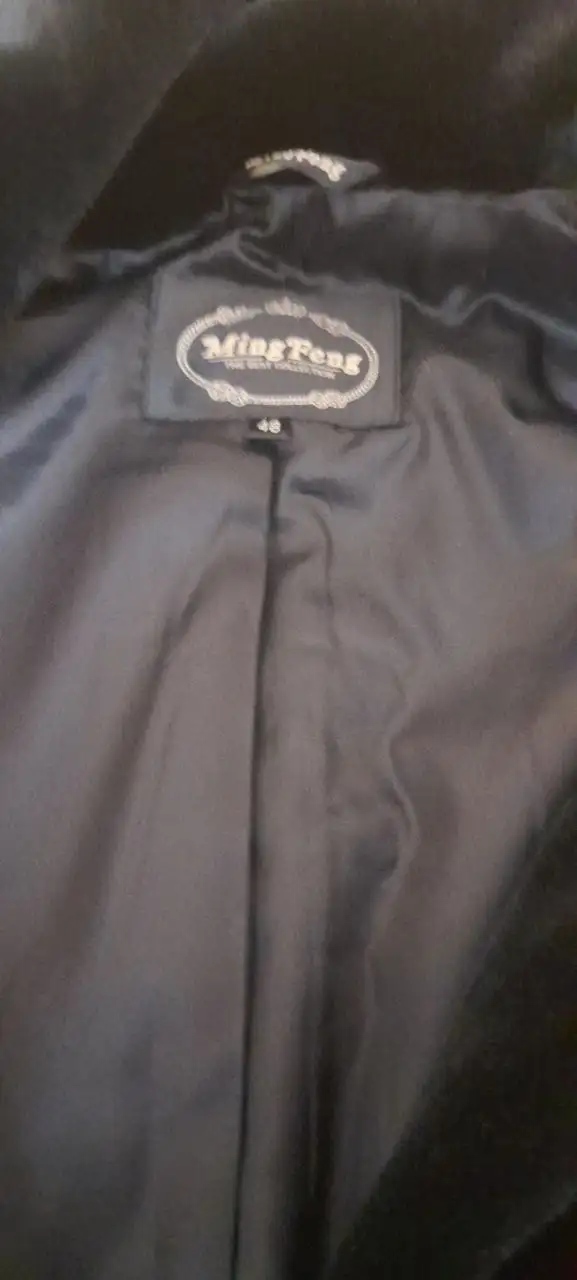 Искусственная шуба черная с капюшоном 48 размер - Верхняя одежда (Одежда) в Волгоград