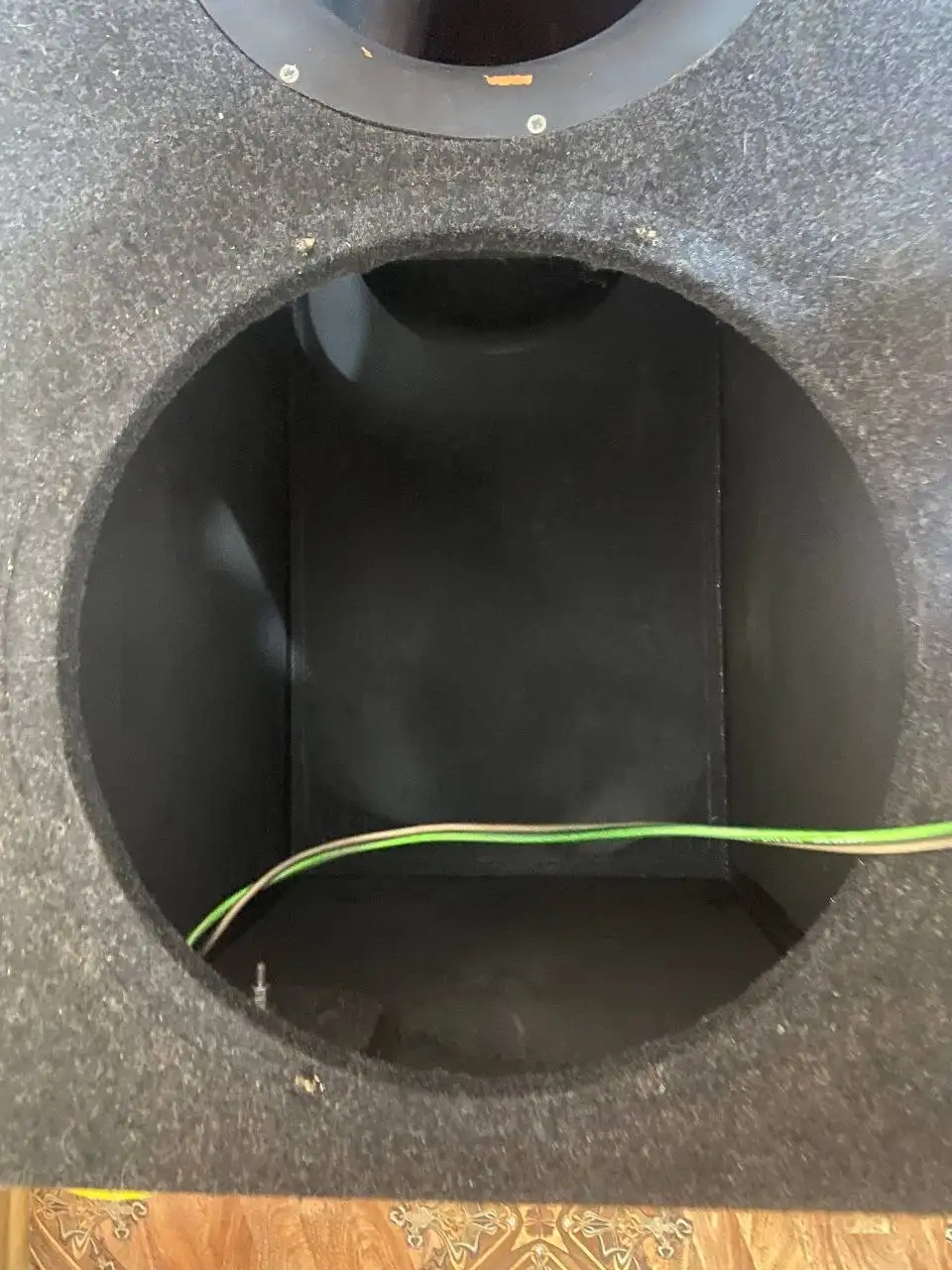 Продажа сабвуфера Aura Monstro 15D1 - Аудиотехника (Электроника) в Волгоград