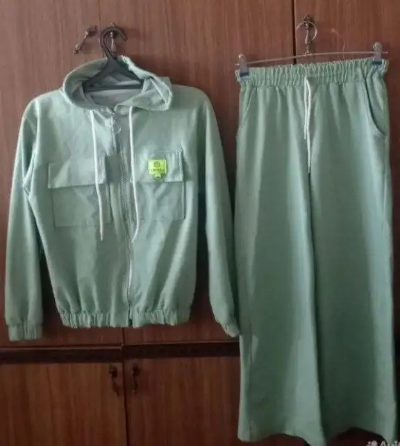 Женский новый спортивный костюм - Женская одежда (Одежда) в Волгоград