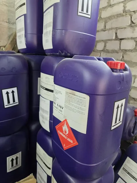 Продажа канистр (белые и фиолетовые) - null в Волгоград