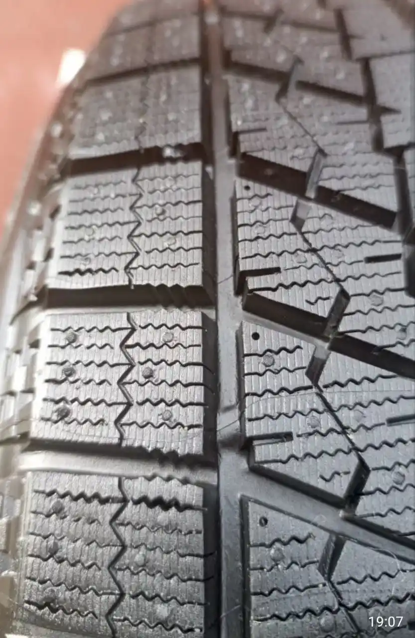 Продам комплект зимней резины