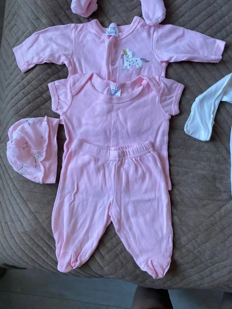 Продам вещи пакетом на новорожденную девочку