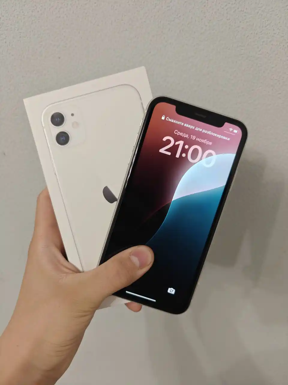 Продам iPhone 11, 128 ГБ, белый