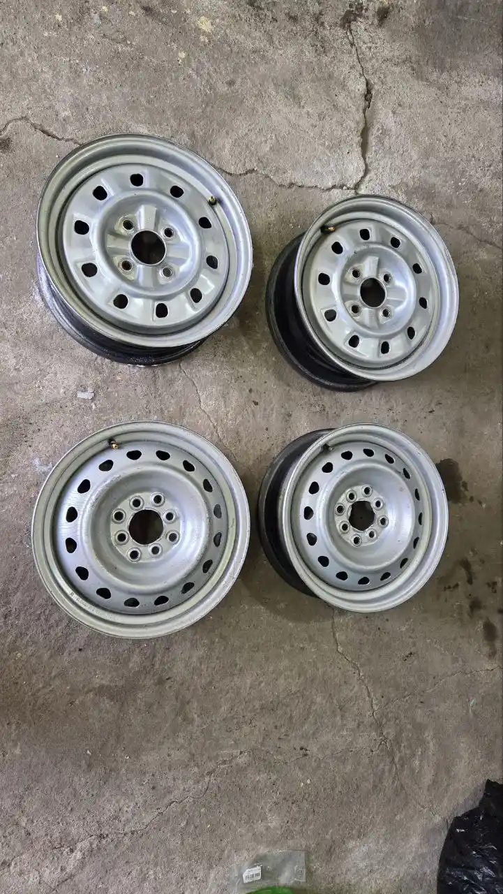 Штампованные диски Nissan из Японии