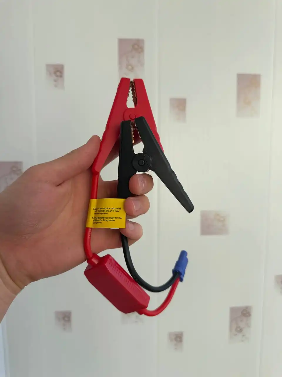 Пуско-зарядное устройство для автомобиля