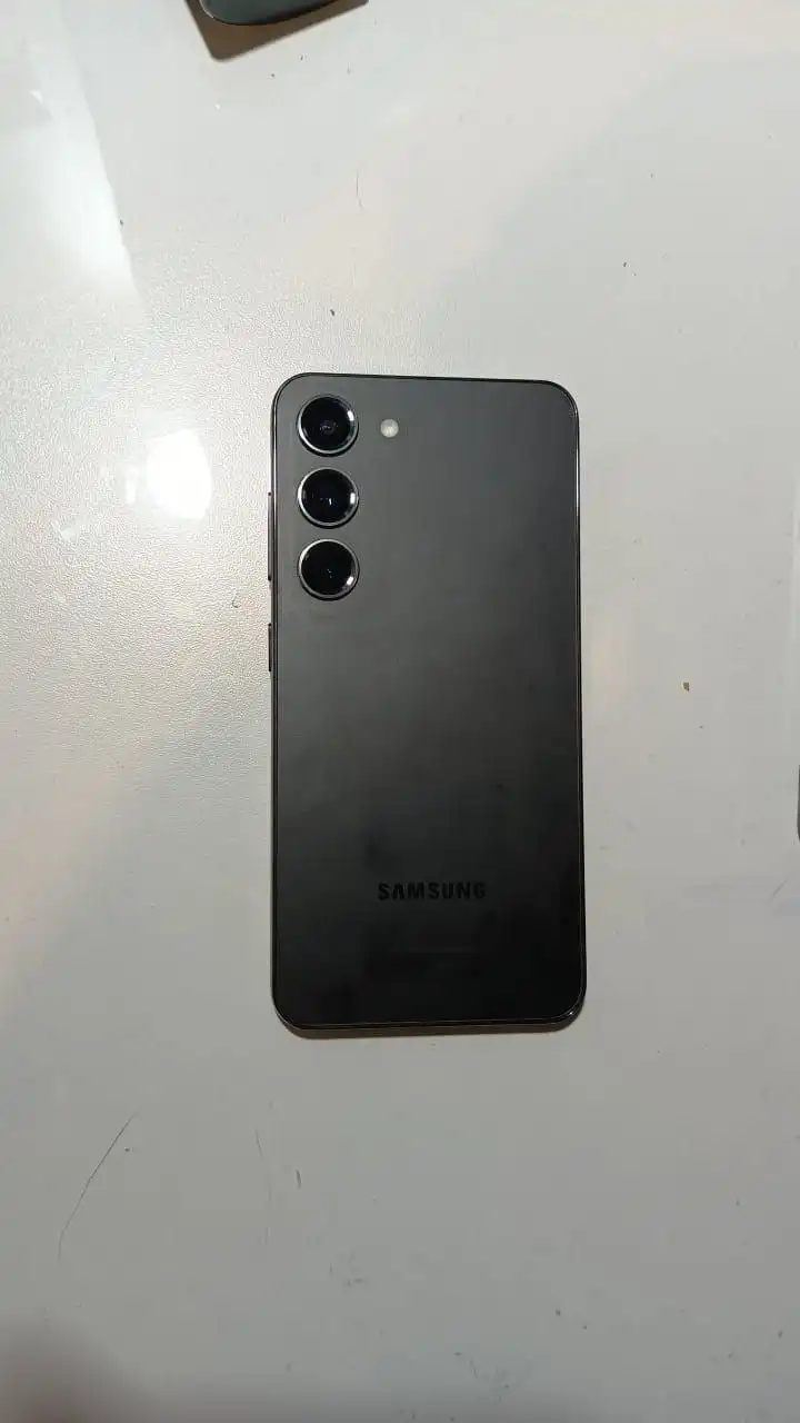 Продам Samsung S23 256GB