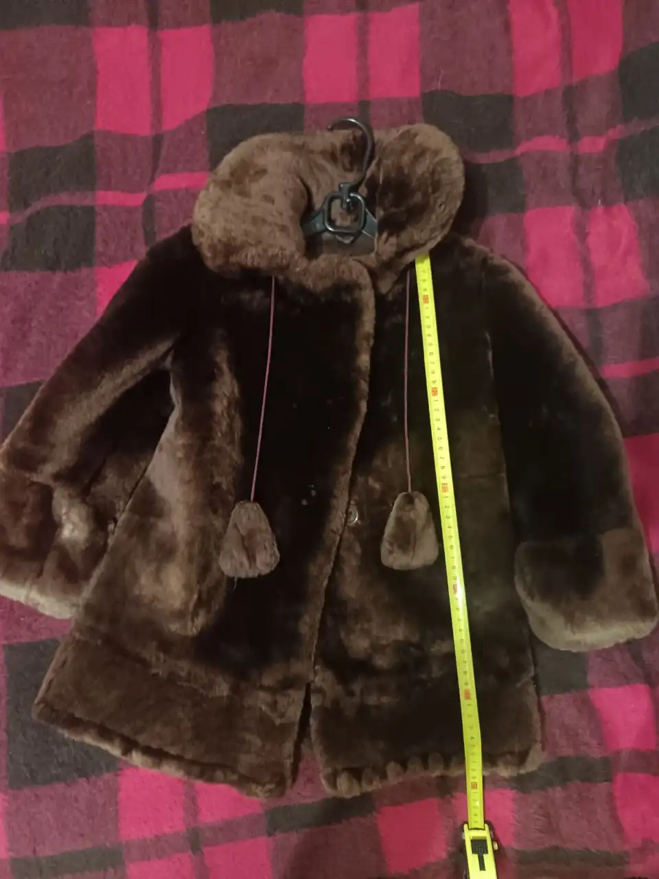 Продам детскую коричневую мутоновую шубку