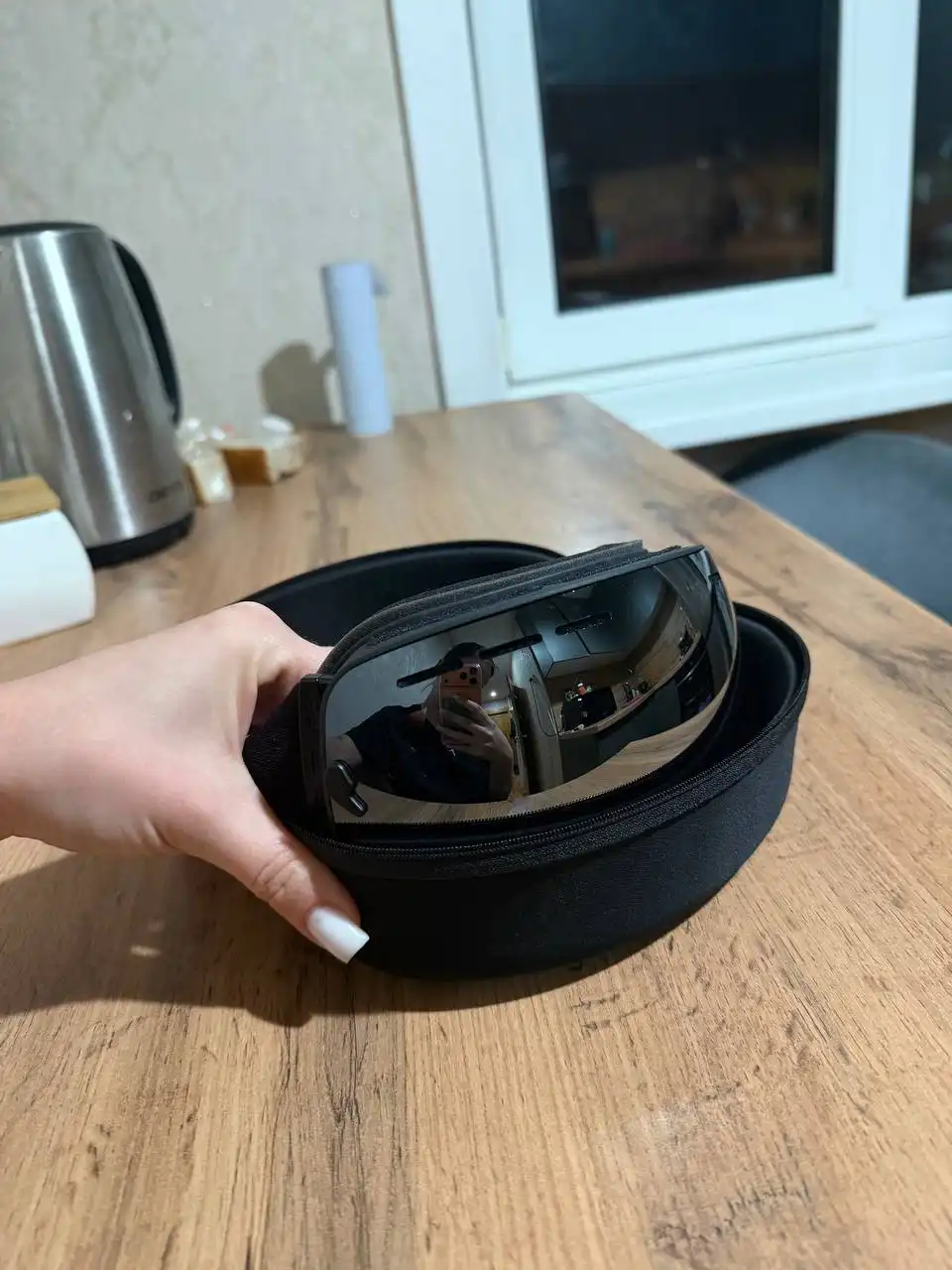 Продам очки для сноуборда и защитную экипировку