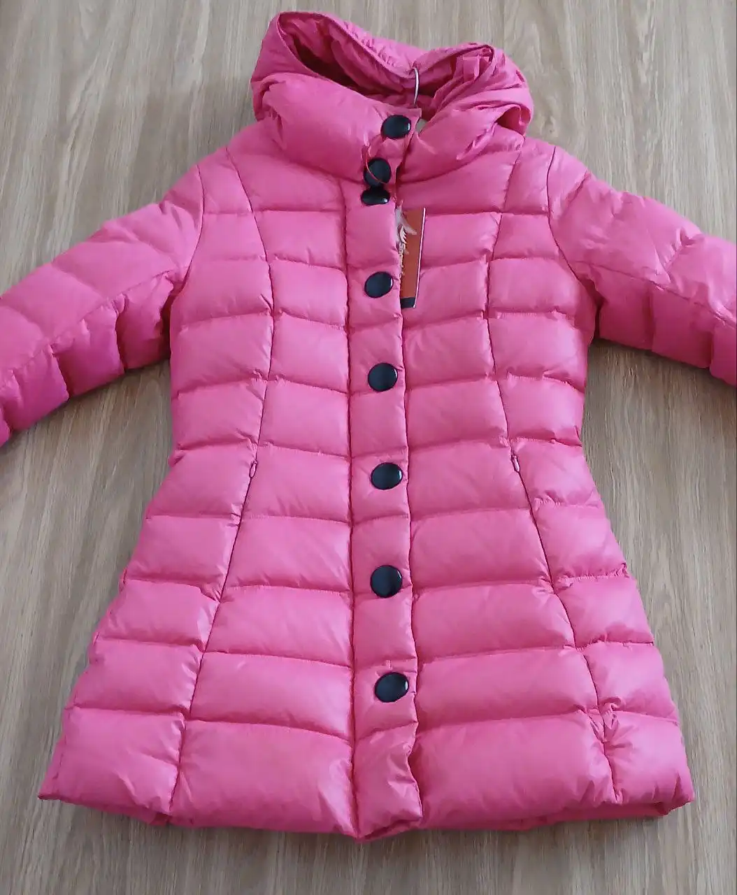 Продам зимний пуховик с капюшоном