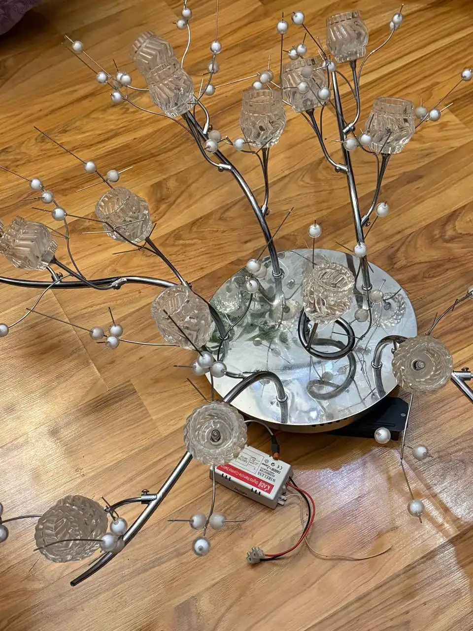 Продажа люстры с лампочками