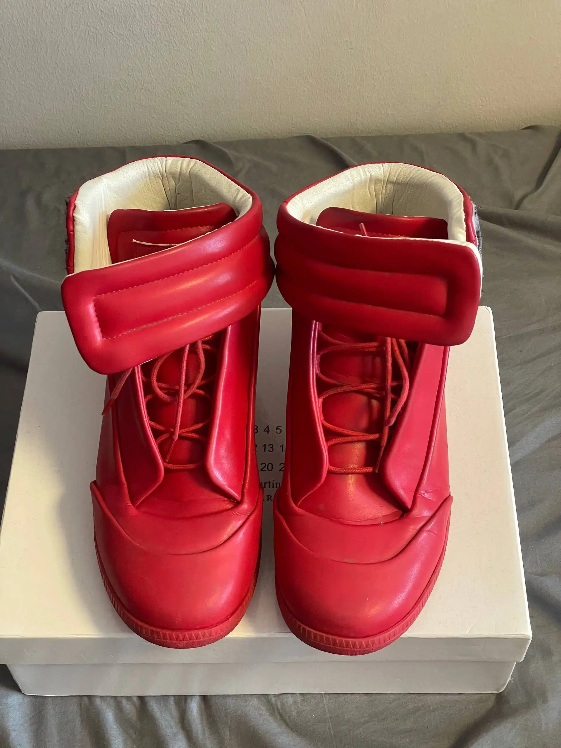 Продам обувь в Хабаровске