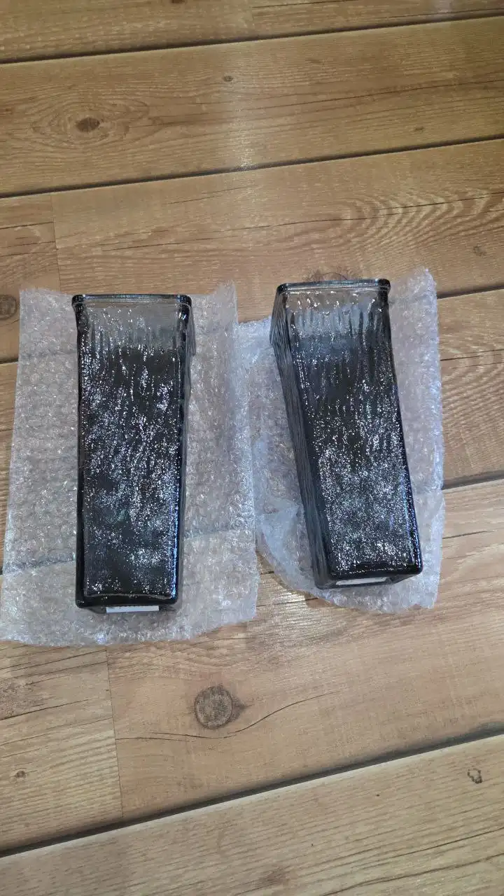 Вазы новые отдам за шоколадку