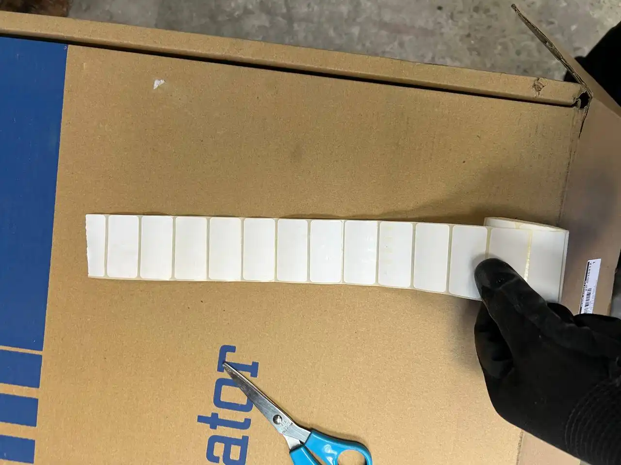 Этикет лента отдам бесплатно