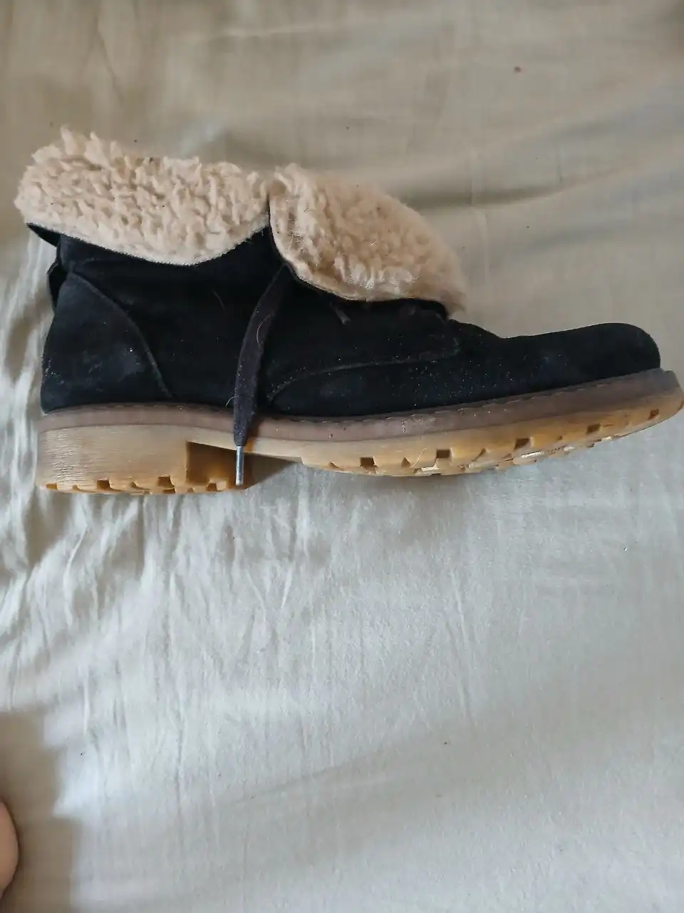 Продажа зимних ботинок