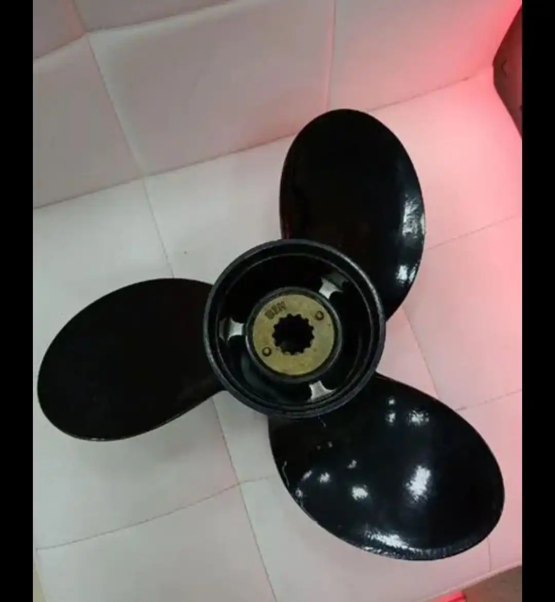 Винт на лодочный мотор Mercury 30