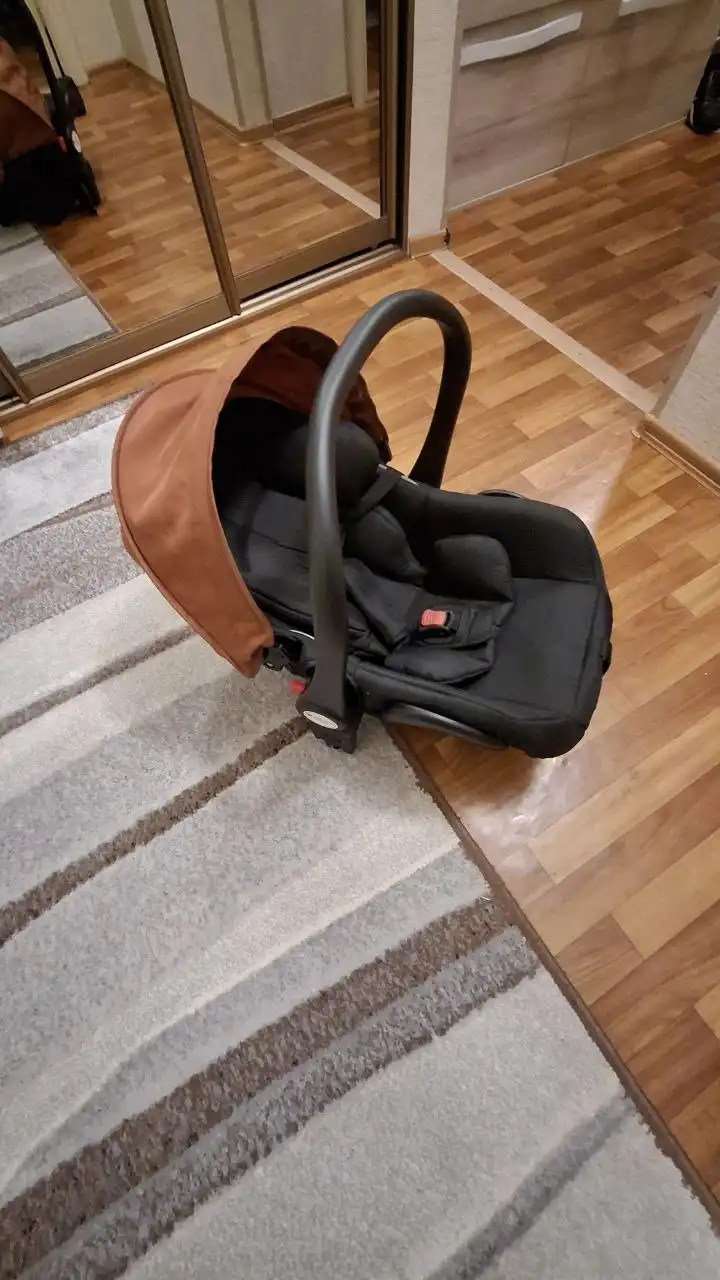 Продажа детской коляски Luxmom 3в1