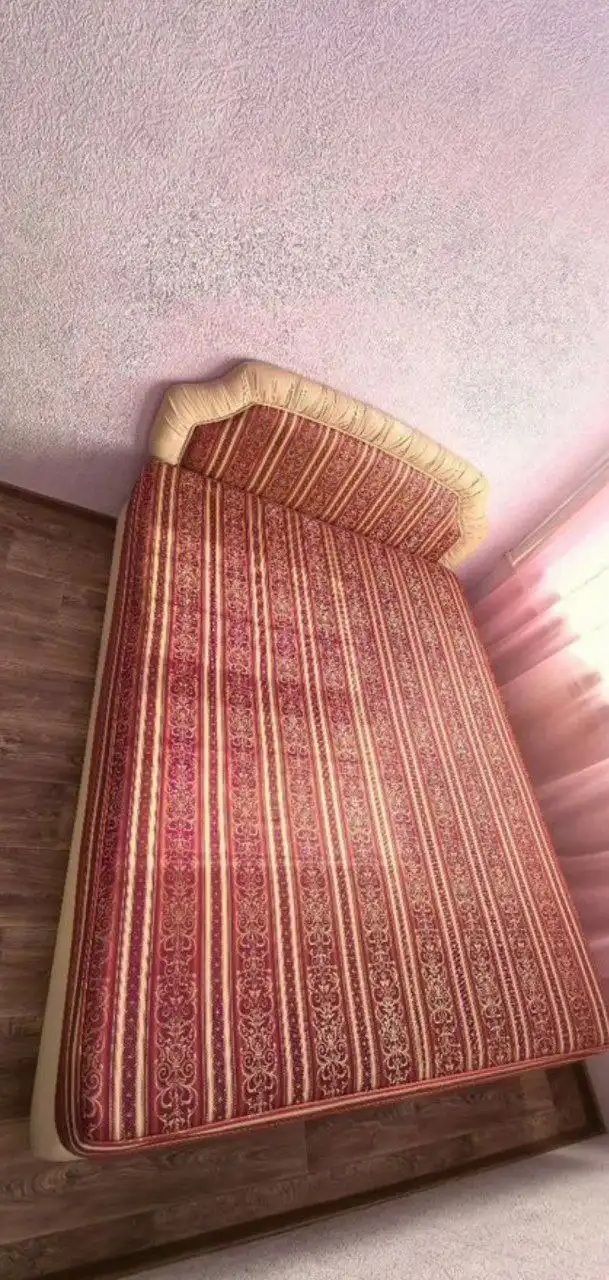 Продам кровать с матрасом