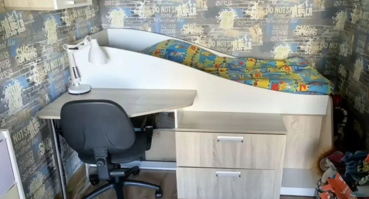 Детская мебель для мальчика: шкаф, кровать, полки