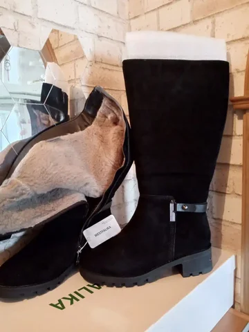 Продам новые зимние сапоги 40 размер - Одежда в Хабаровск