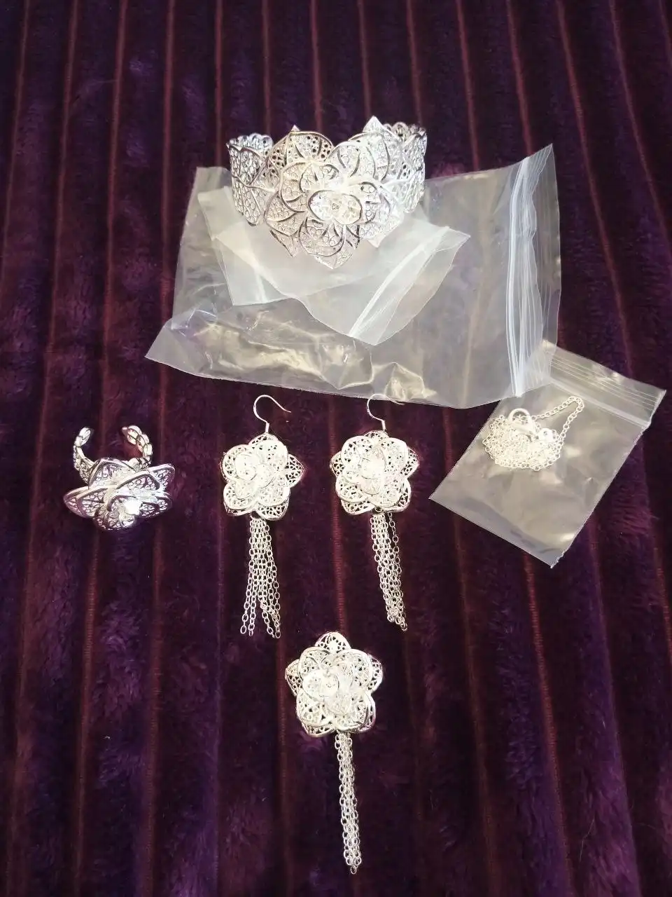 Продам новый товар под серебро