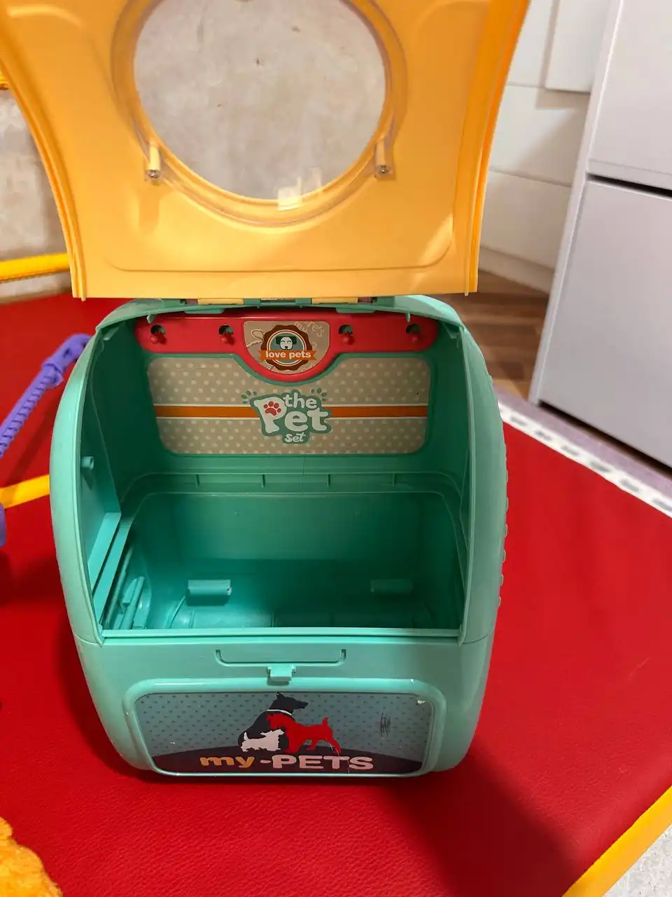 Игрушка с домиком рюкзаком