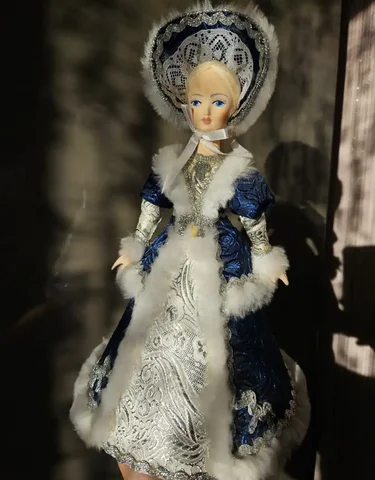 Снегурочка ручной работы из фарфора - частное объявление в Хабаровск