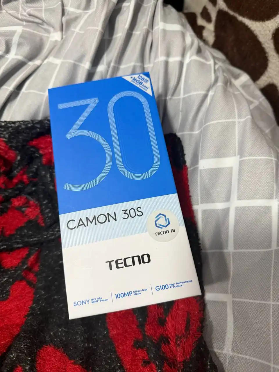 Продам смартфон Tecno Canon 30s