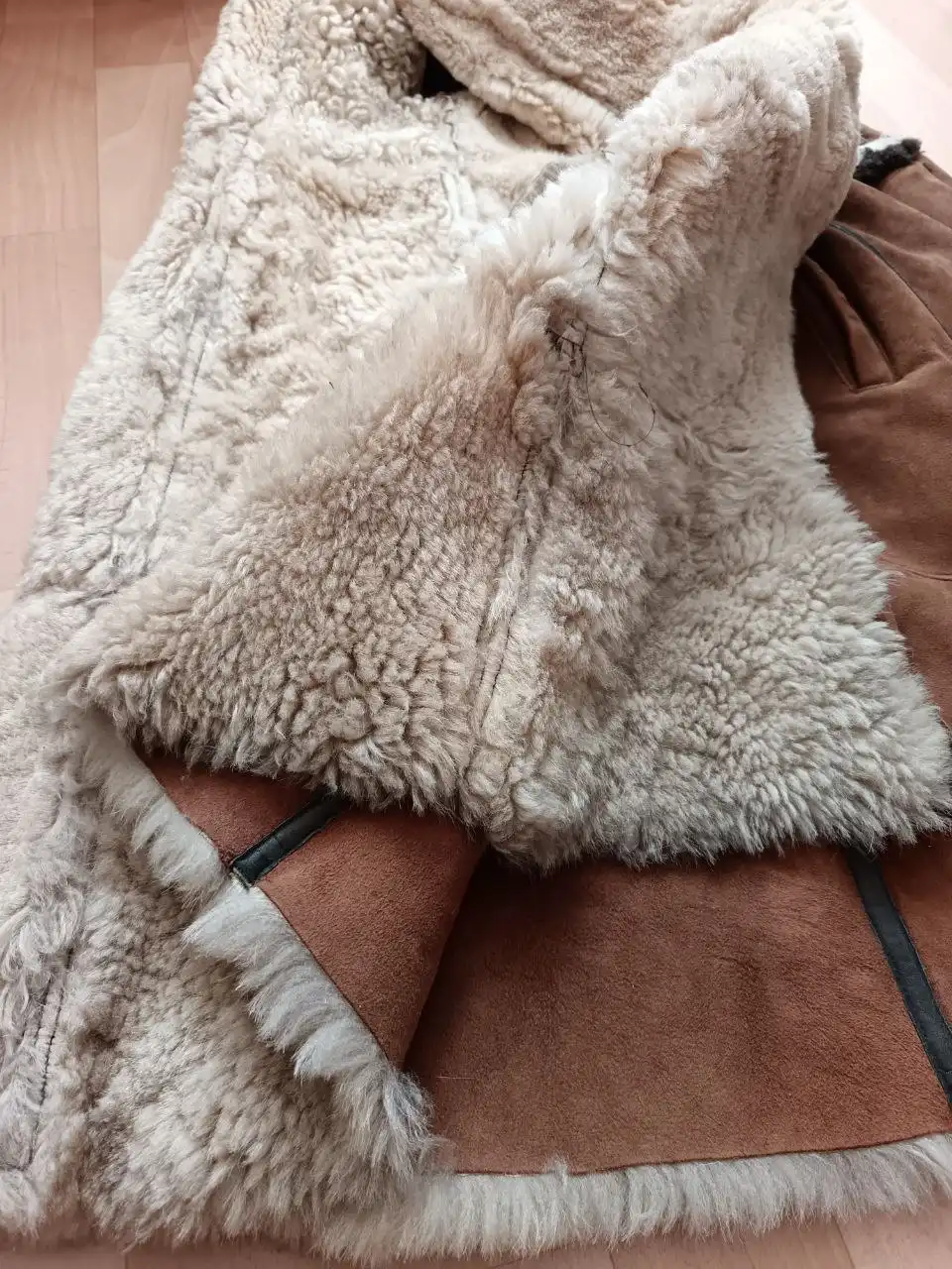 Продам овчину размер 44 - Верхняя одежда (Одежда) в Хабаровск