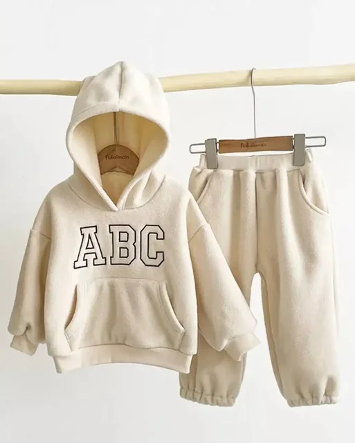 Детский костюм молочный размер 100 - Шезлонги в Хабаровск