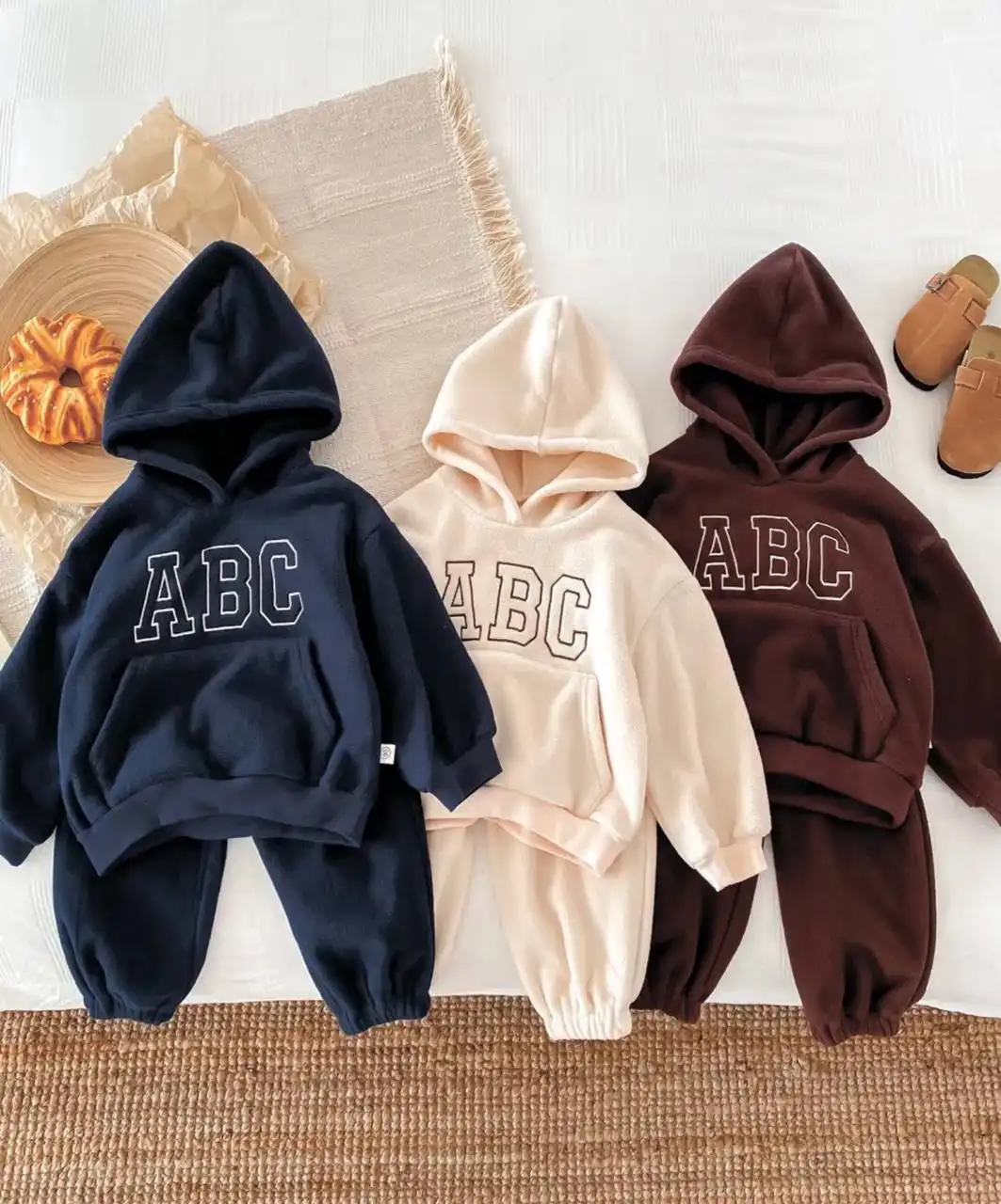 Детский костюм молочный размер 100 - Детская одежда (Товары для детей) в Хабаровск