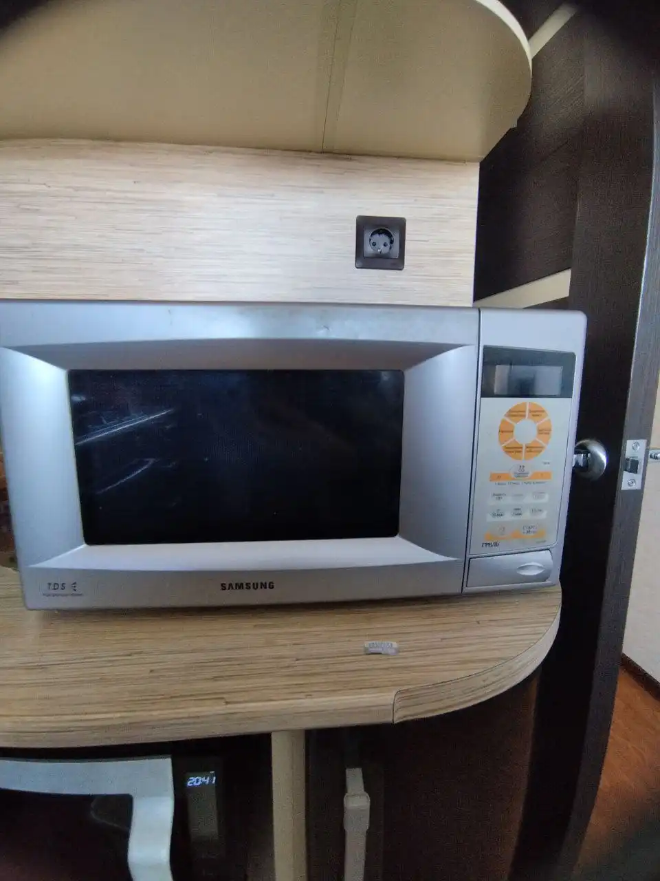 Продам микроволновую печь