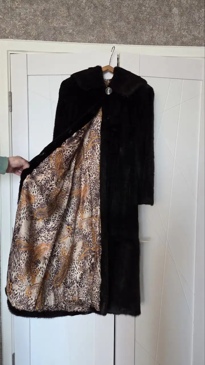 Норковая шуба с капюшоном 42 размер