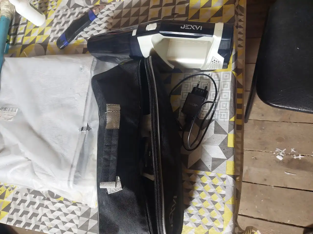 Продажа автомобильного пылесоса и чемодана инструментов - Аксессуары и инструменты (Авто) в Хабаровск