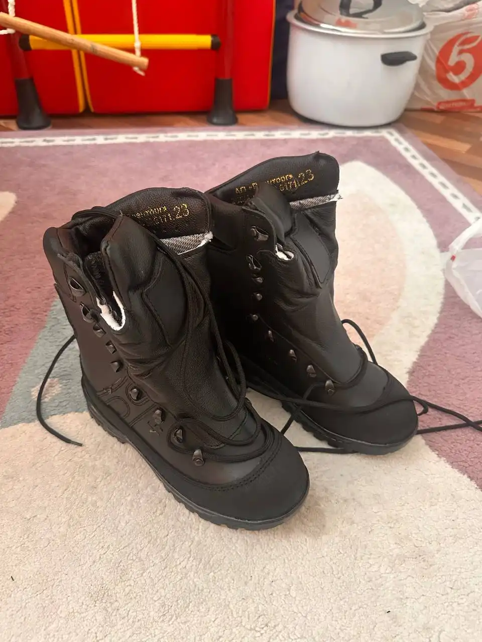 Зимние берцы 40 размера - Обувь (Одежда) в Хабаровск