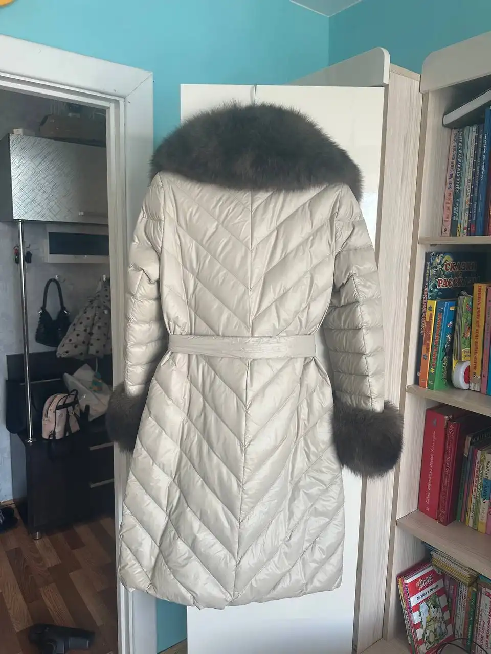 Облегченный пуховик 44 размера - Верхняя одежда (Одежда) в Хабаровск