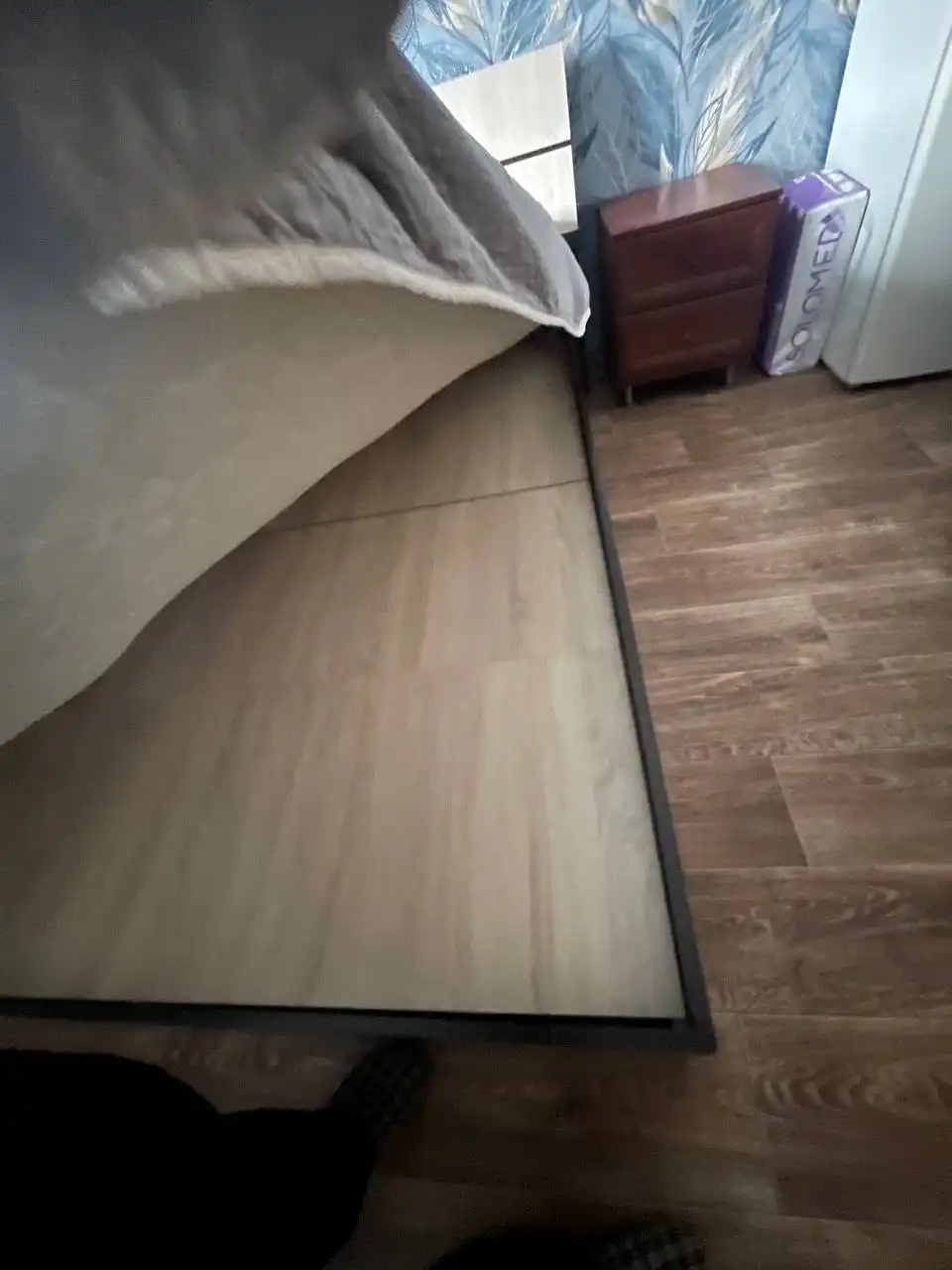 Кровать с матрацем практически новая - Мебель (Барахолка) в Хабаровск