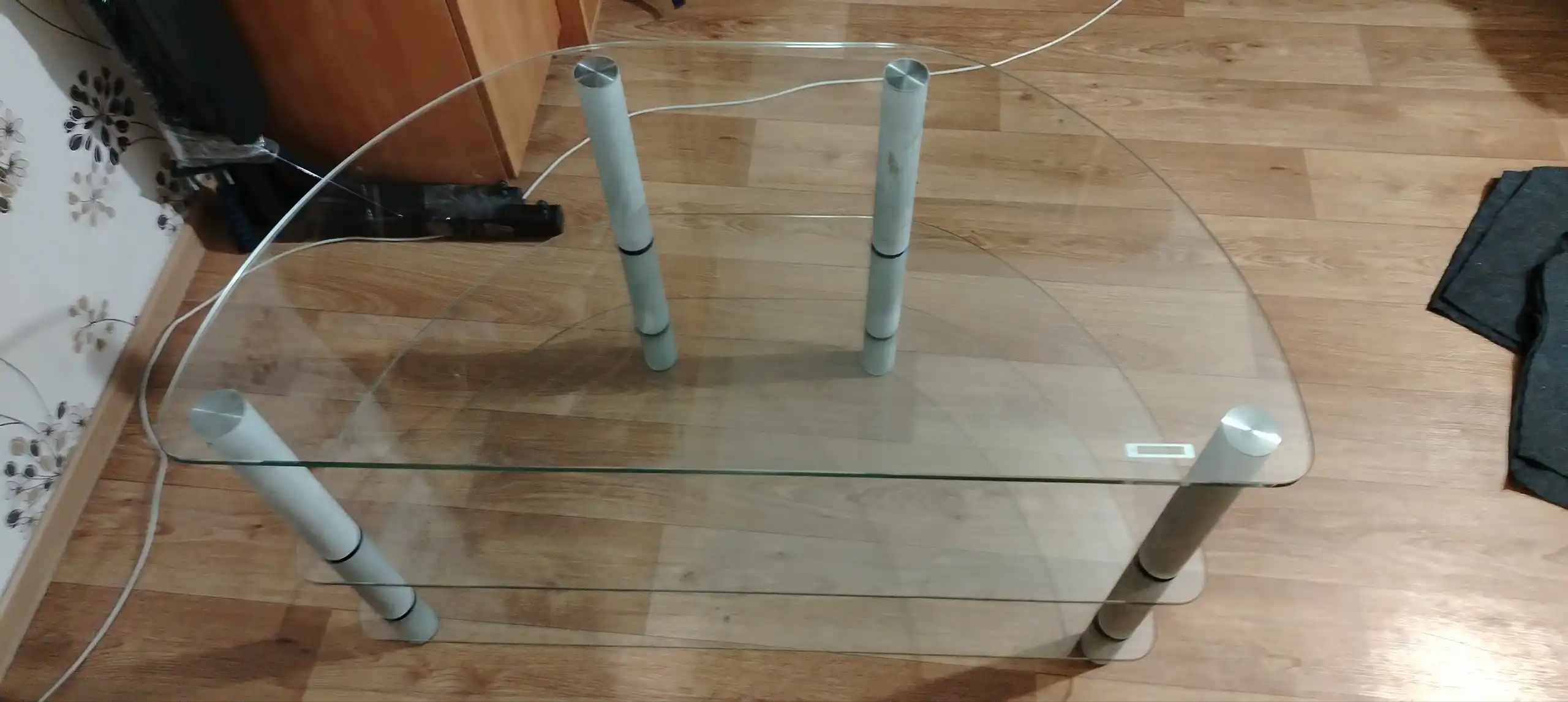 Стеклянный стол с полками - Мебель (Барахолка) в Хабаровск