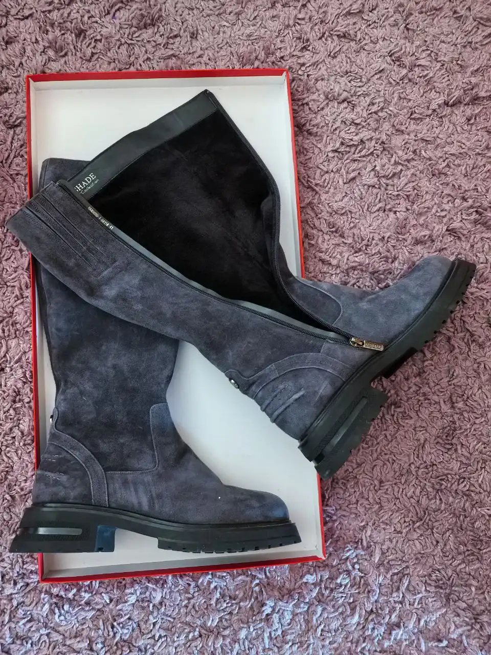 Продам зимние сапоги натуральная замша и мех размер 40 - Обувь (Одежда) в Хабаровск