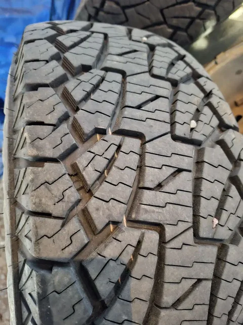 Продам комплект грязевых колёс АТ 6x139.7 R15 - Шины в Хабаровск