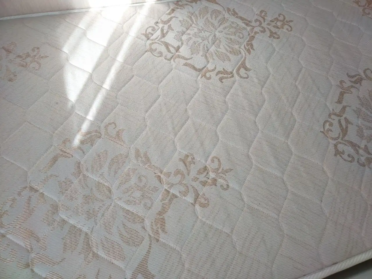 Детская кровать с матрасом и бортиком - Детская мебель (Товары для детей) в Хабаровск