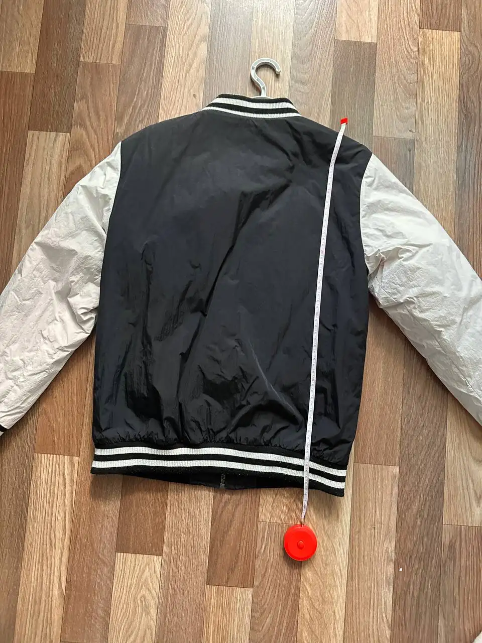 Демисезонная куртка для подростка - Верхняя одежда (Одежда) в Хабаровск