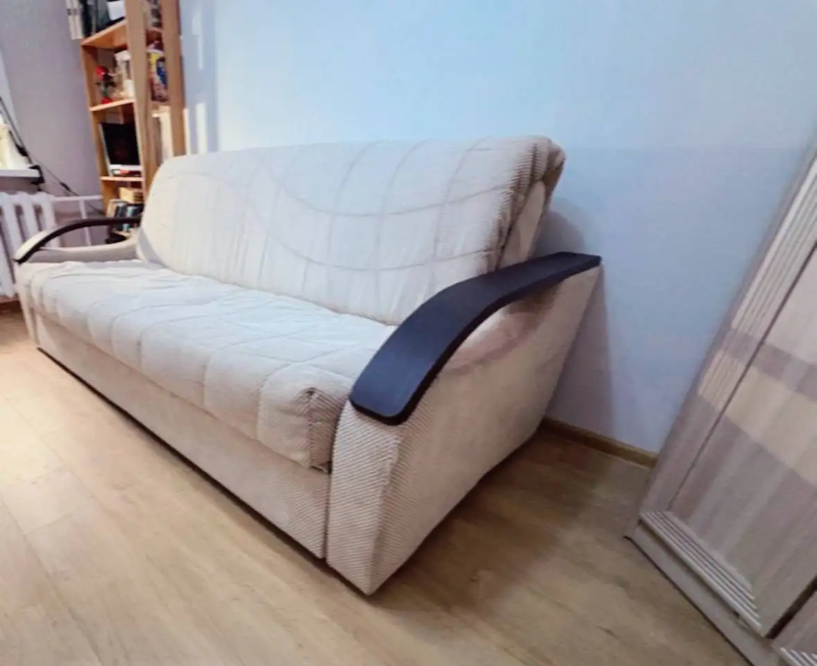 Продам трехспальный диван в отличном состоянии - Мебель (Барахолка) в Хабаровск