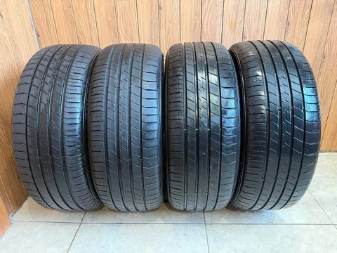 Продам летнюю резину Dunlop Le Mans V+ R18 215/50 2020г - Запчасти в Хабаровск