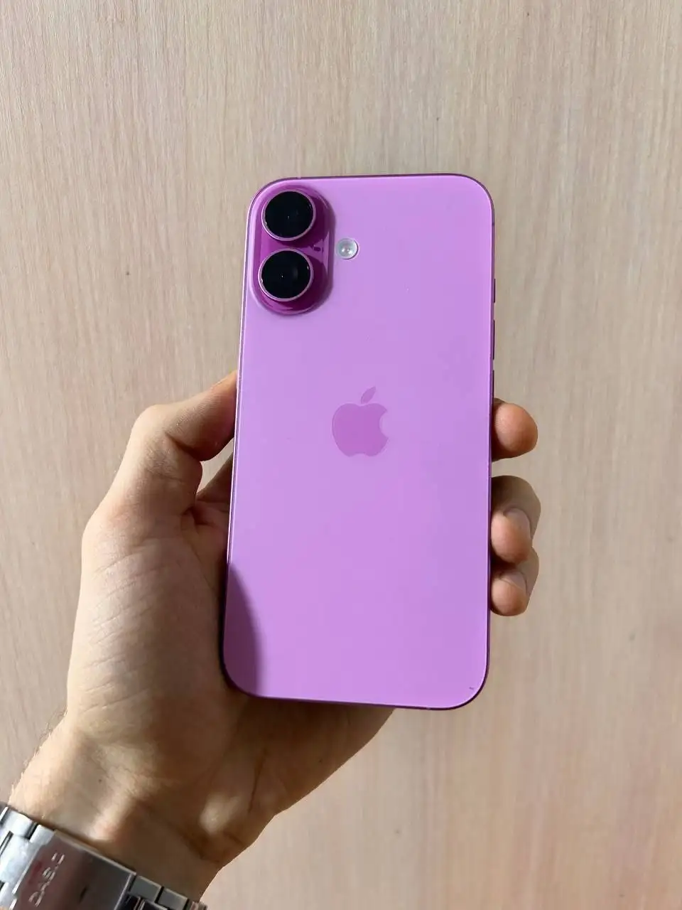 Продам IPhone 16 128Gb в хорошем состоянии с гарантией - Смартфоны (Электроника) в Хабаровск