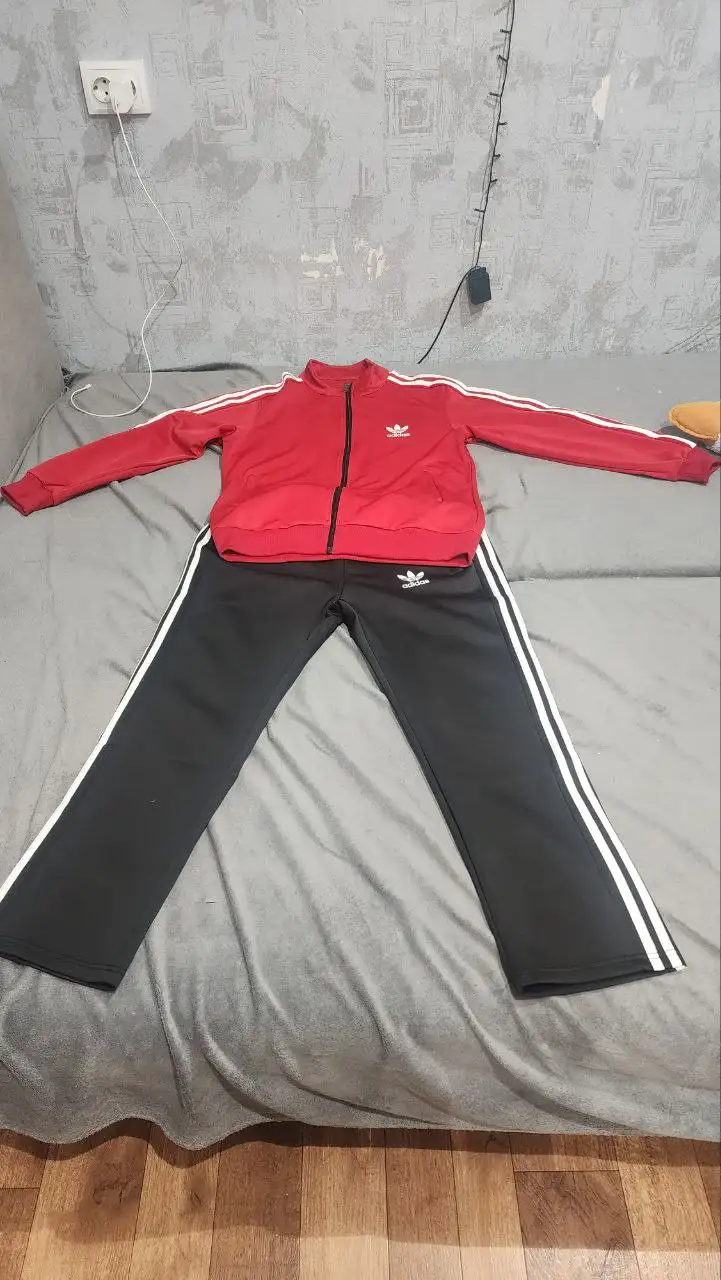 Спортивный костюм 48 размера - Спортивная одежда (Одежда) в Хабаровск