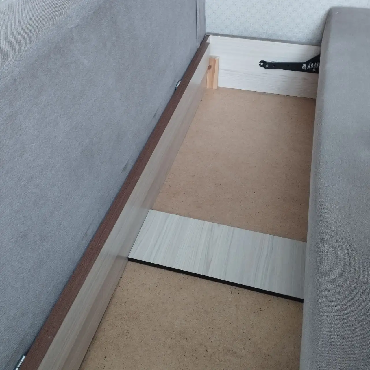 Продажа дивана с чехлами - Мебель (Для дома и дачи) в Хабаровск