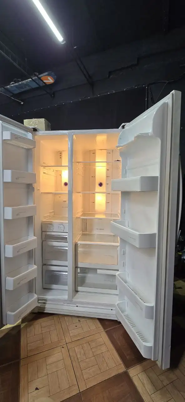 Продам двухдверный холодильник Samsung - Барахолка в Хабаровск